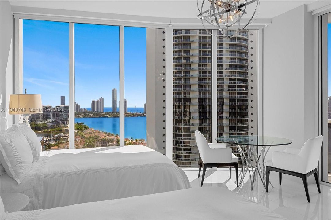 En Venta: $2,650,000 (3 camas, 3 baños, 2608 Pies cuadrados)