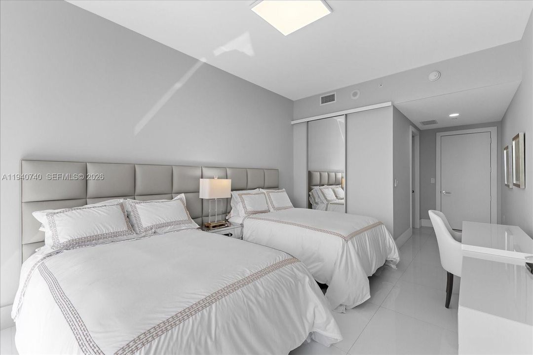 En Venta: $2,650,000 (3 camas, 3 baños, 2608 Pies cuadrados)