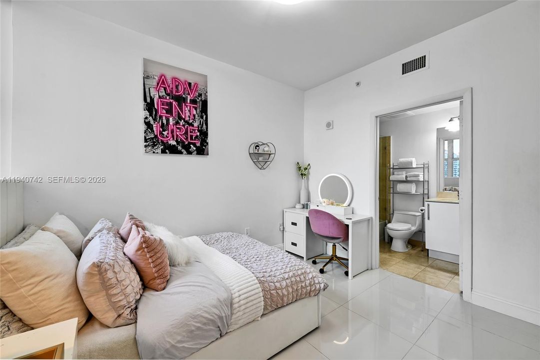 待售: $745,000 (3 贝兹, 2 浴室, 1824 平方英尺)