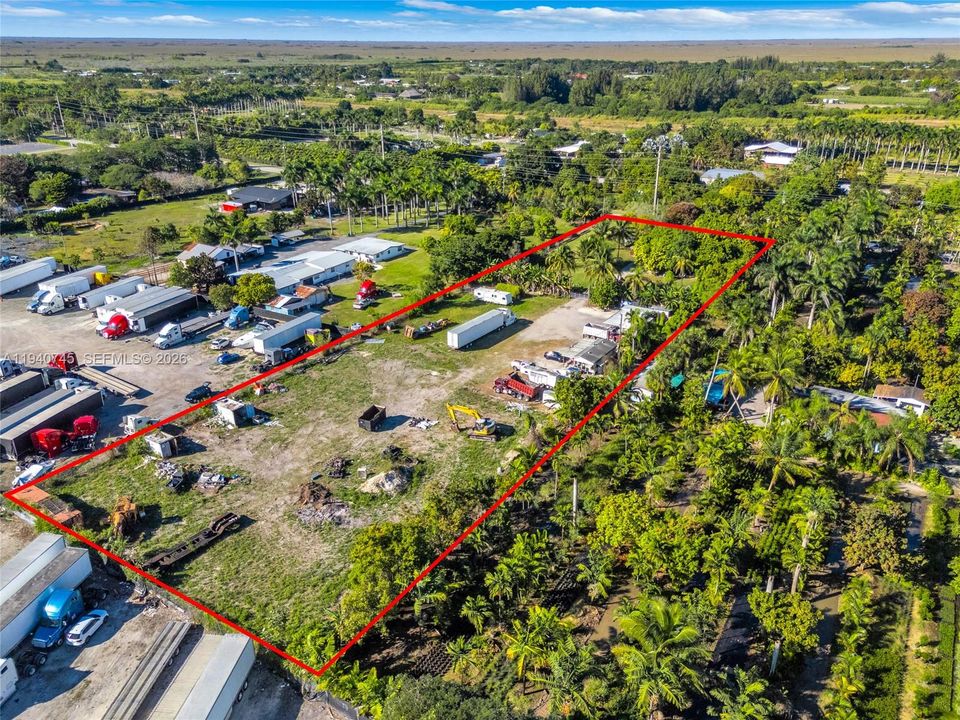 На продажу: $949,900 (2 спален, 1 ванн, 621 Квадратных фут)