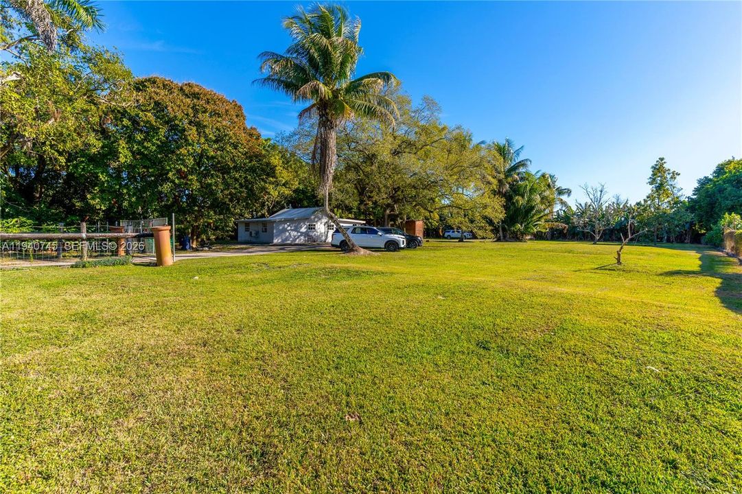 На продажу: $949,900 (2 спален, 1 ванн, 621 Квадратных фут)