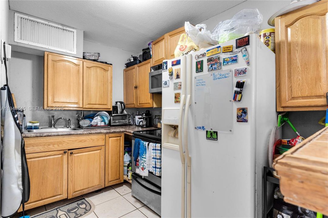 На продажу: $949,900 (2 спален, 1 ванн, 621 Квадратных фут)