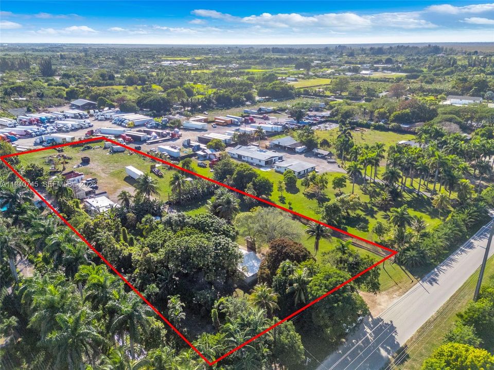 На продажу: $949,900 (2 спален, 1 ванн, 621 Квадратных фут)