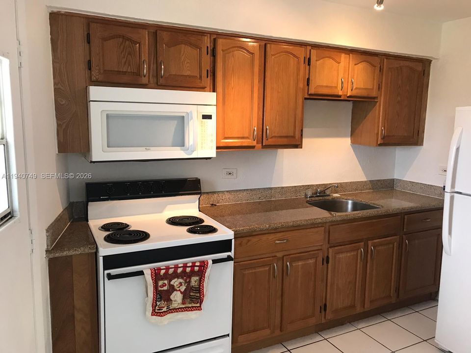 В аренду: $1,800 (1 спален, 1 ванн, 640 Квадратных фут)