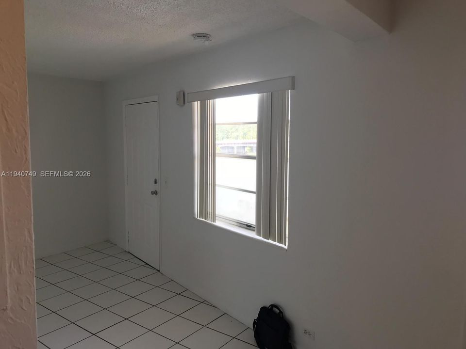 В аренду: $1,800 (1 спален, 1 ванн, 640 Квадратных фут)