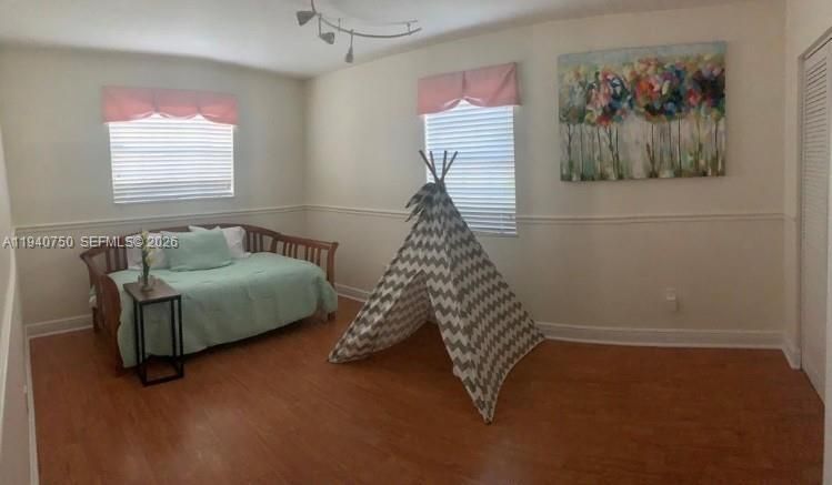 For Rent: $4,950 (4 beds, 3 baths, 1779 Square Feet)