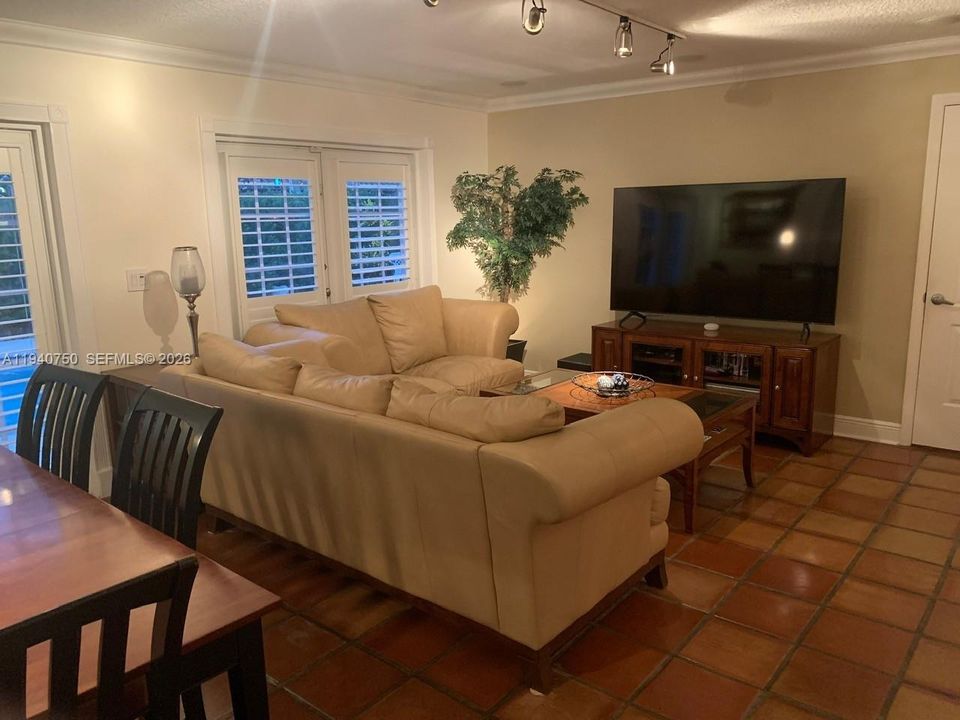 For Rent: $4,950 (4 beds, 3 baths, 1779 Square Feet)