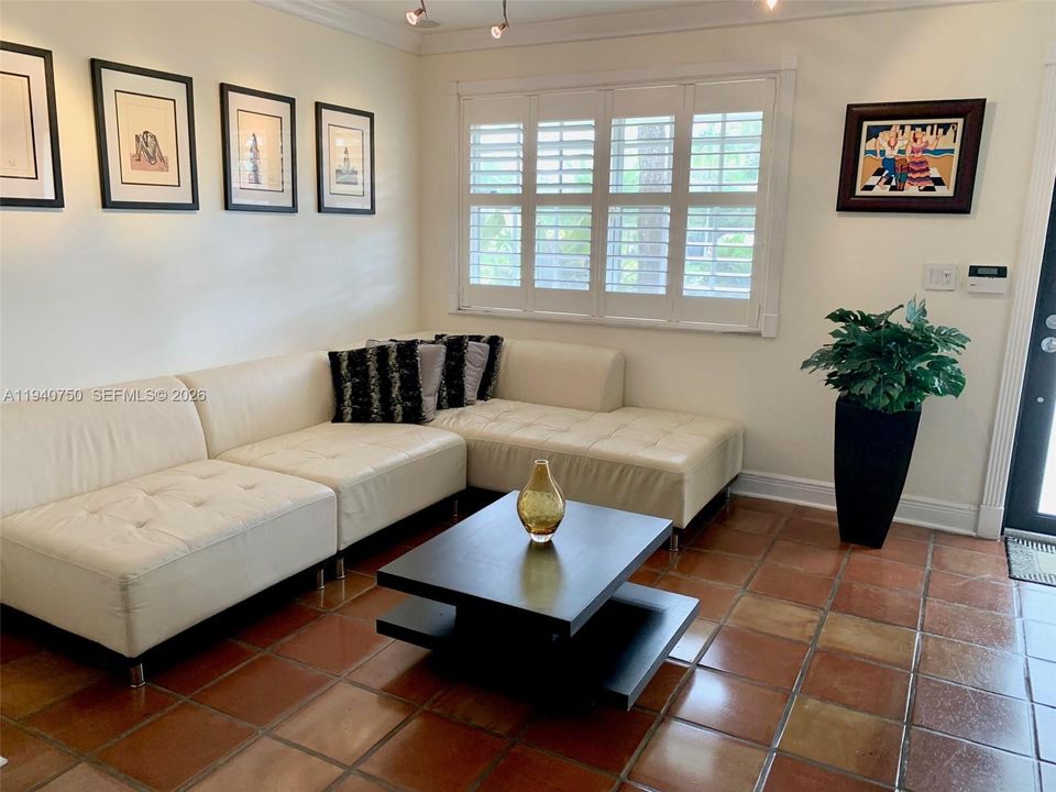 For Rent: $4,950 (4 beds, 3 baths, 1779 Square Feet)