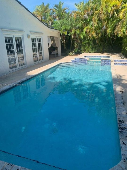 For Rent: $4,950 (4 beds, 3 baths, 1779 Square Feet)