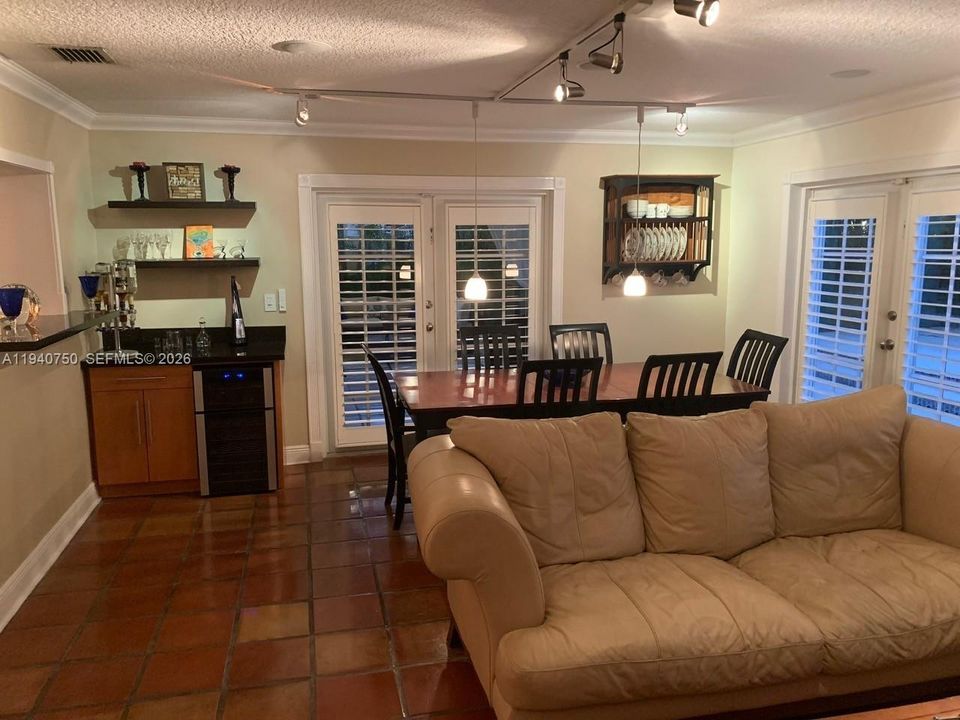 For Rent: $4,950 (4 beds, 3 baths, 1779 Square Feet)