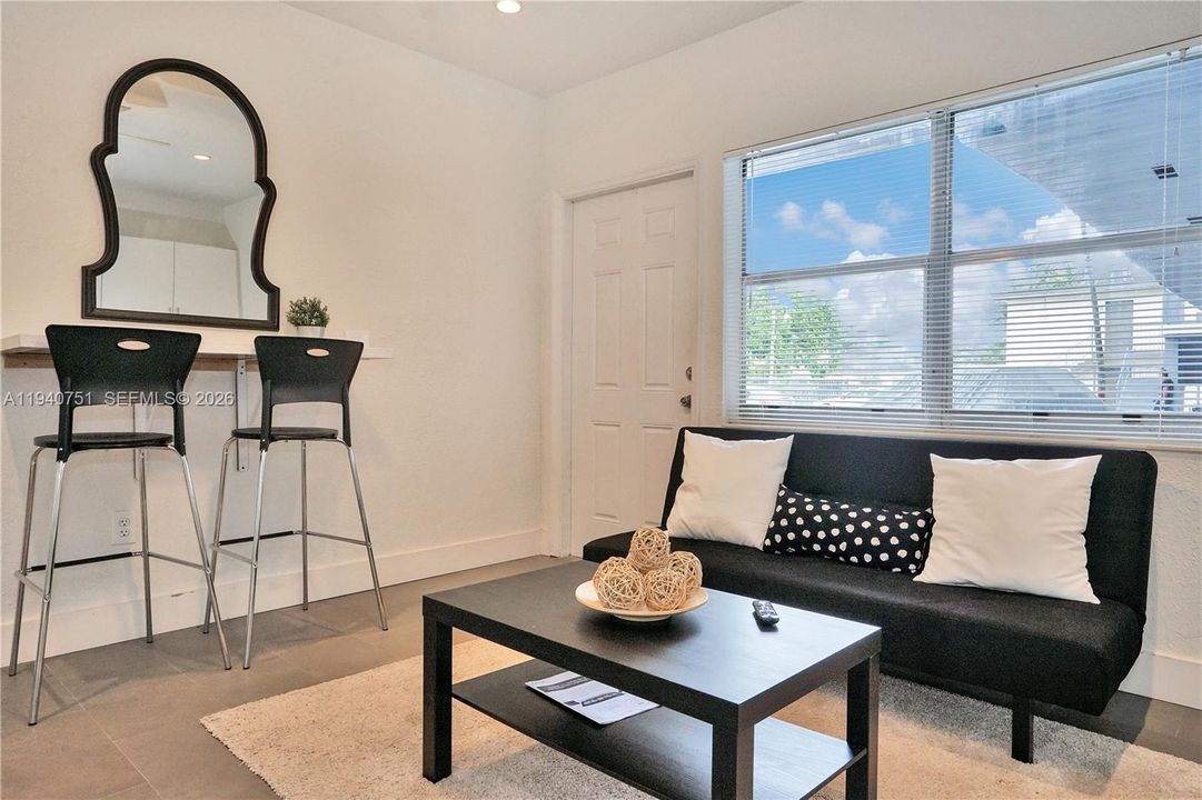 出租: $1,650 (1 贝兹, 1 浴室, 540 平方英尺)