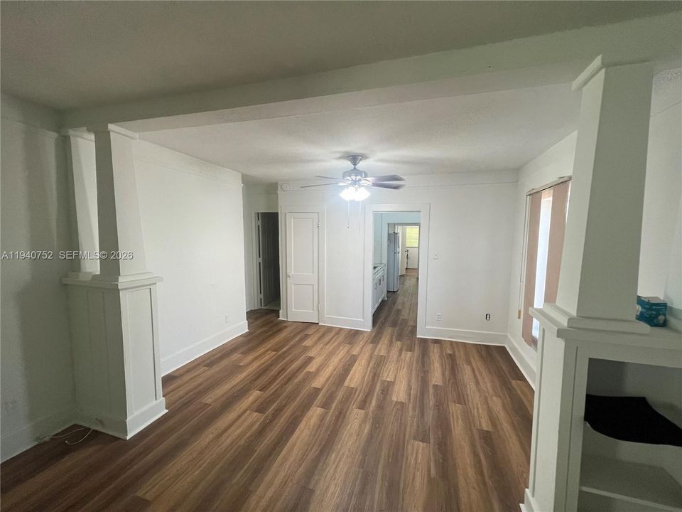 For Rent: $2,300 (2 beds, 1 baths, 1588 Square Feet)