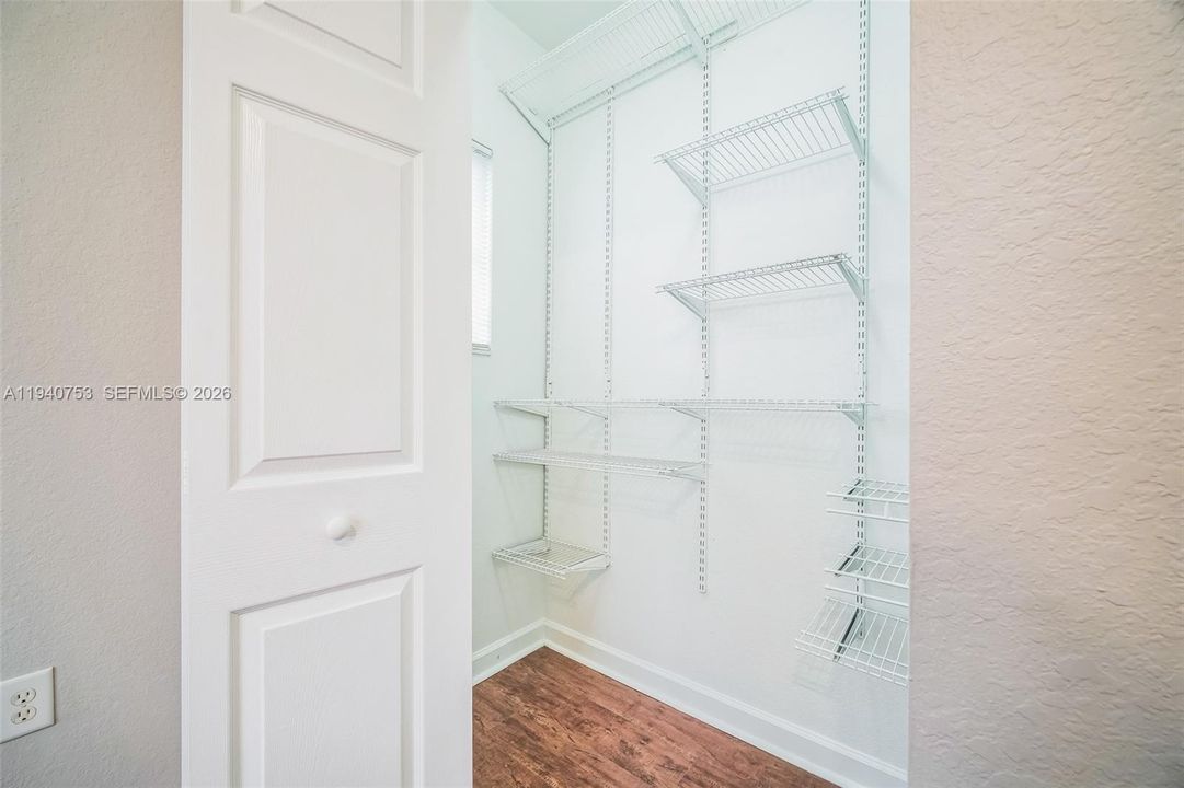 En Venta: $452,000 (5 camas, 3 baños, 2170 Pies cuadrados)