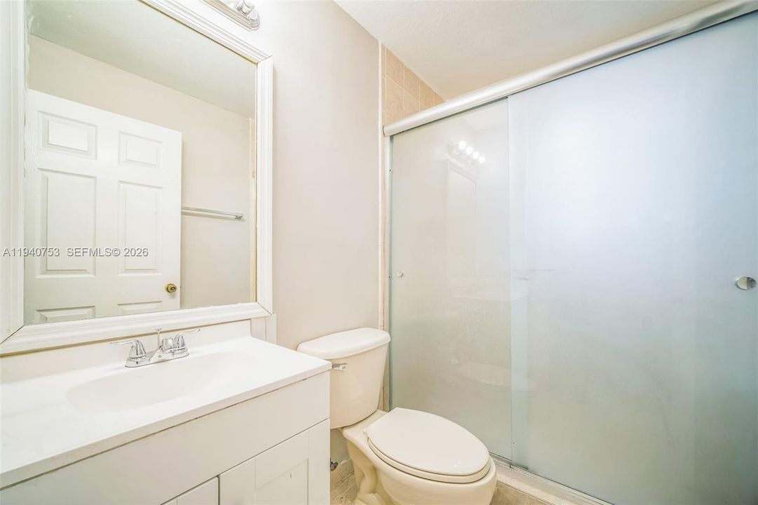 En Venta: $452,000 (5 camas, 3 baños, 2170 Pies cuadrados)