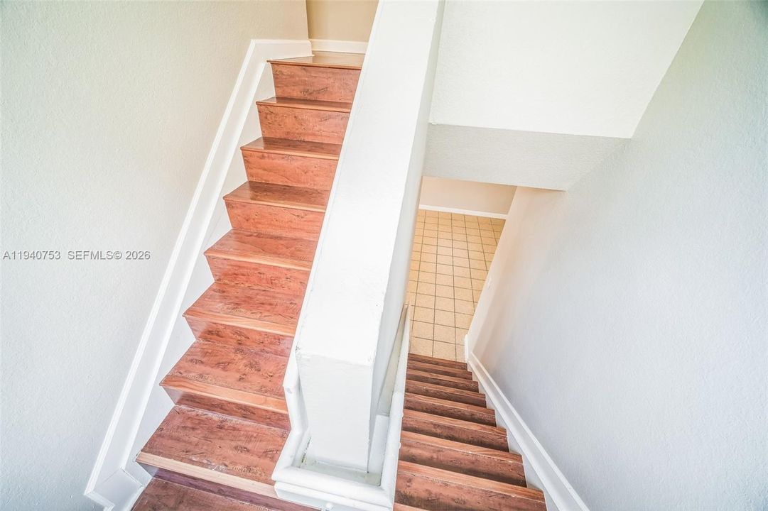 En Venta: $452,000 (5 camas, 3 baños, 2170 Pies cuadrados)