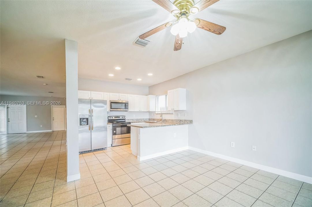 En Venta: $452,000 (5 camas, 3 baños, 2170 Pies cuadrados)