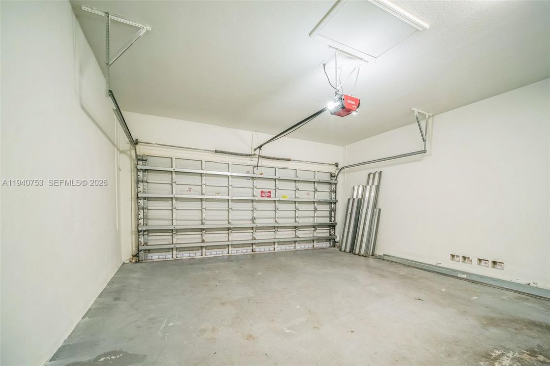 En Venta: $452,000 (5 camas, 3 baños, 2170 Pies cuadrados)