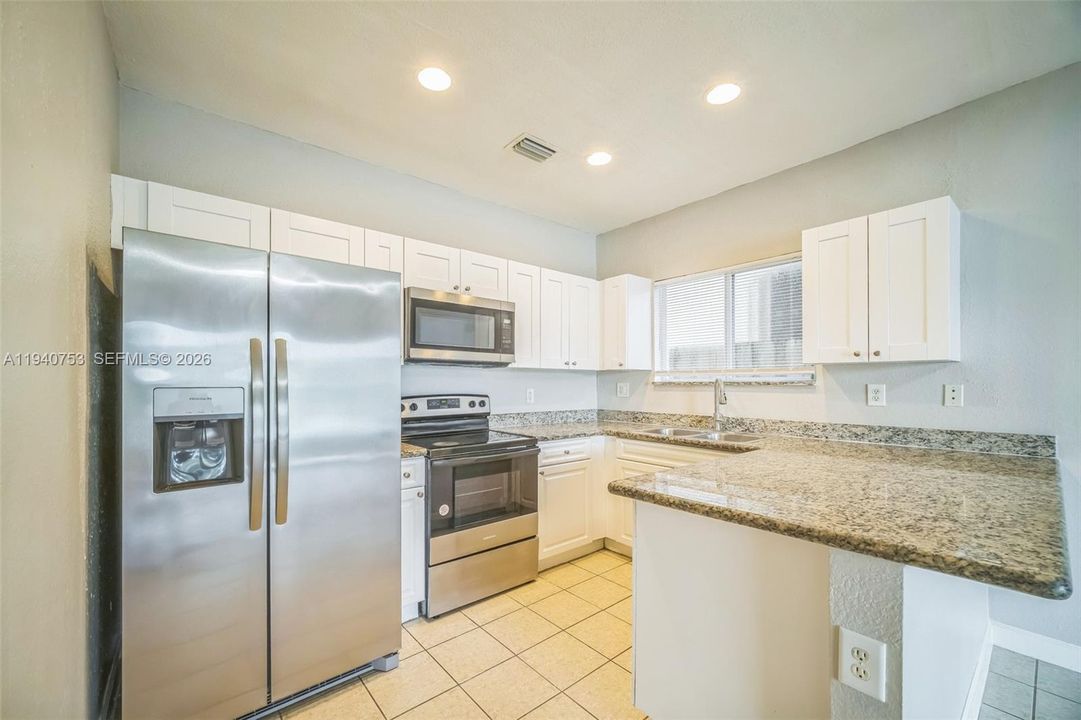 En Venta: $452,000 (5 camas, 3 baños, 2170 Pies cuadrados)