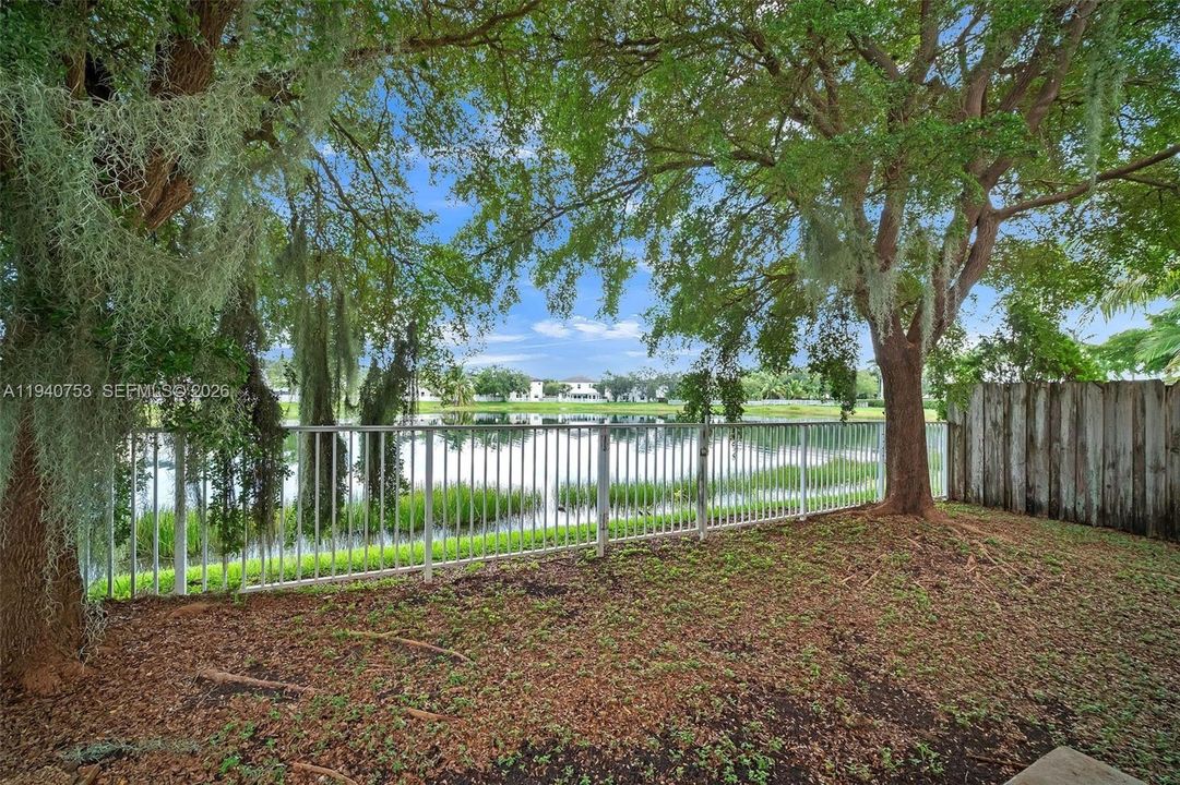 En Venta: $452,000 (5 camas, 3 baños, 2170 Pies cuadrados)