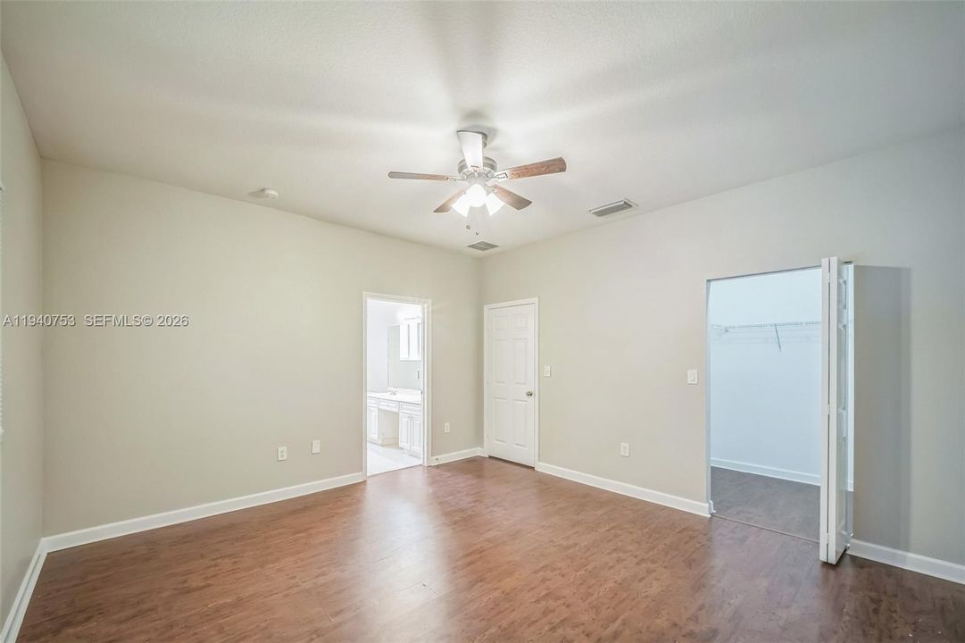 En Venta: $452,000 (5 camas, 3 baños, 2170 Pies cuadrados)