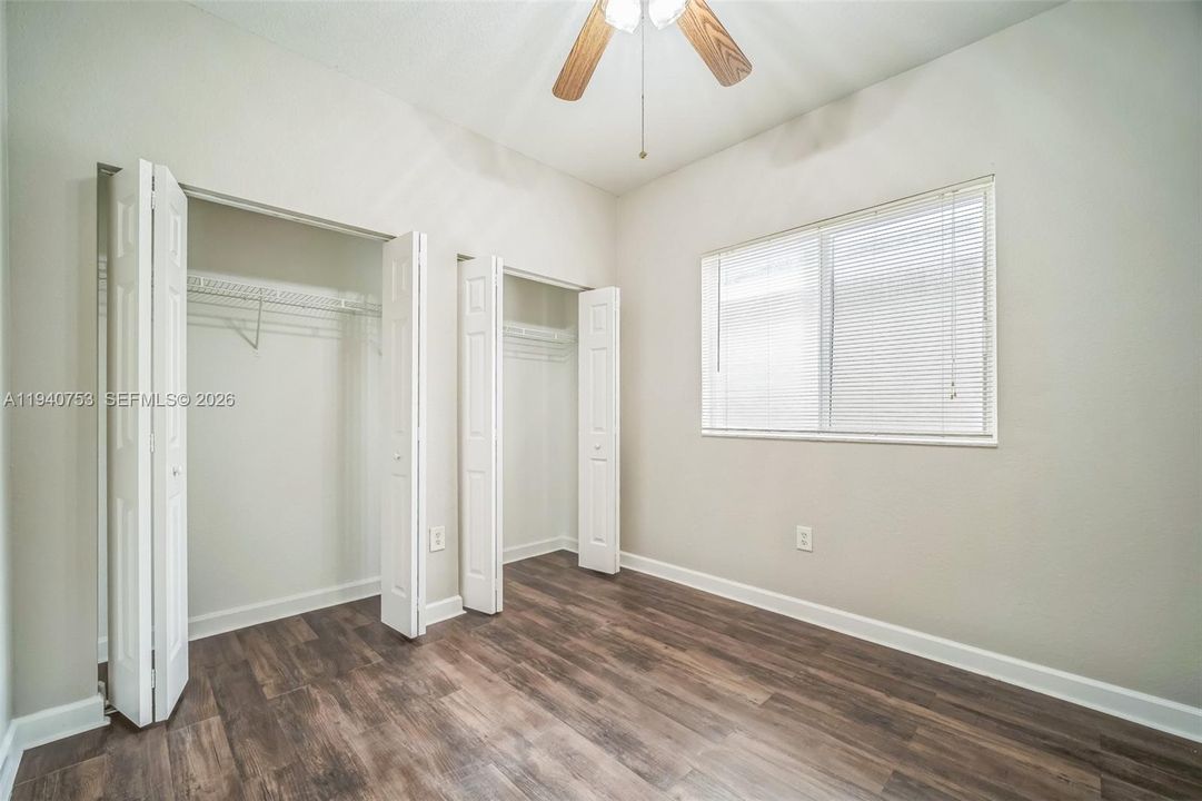 En Venta: $452,000 (5 camas, 3 baños, 2170 Pies cuadrados)