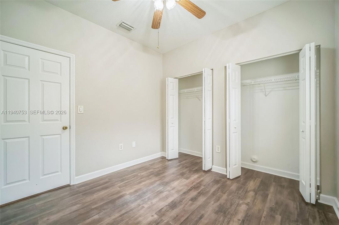 En Venta: $452,000 (5 camas, 3 baños, 2170 Pies cuadrados)