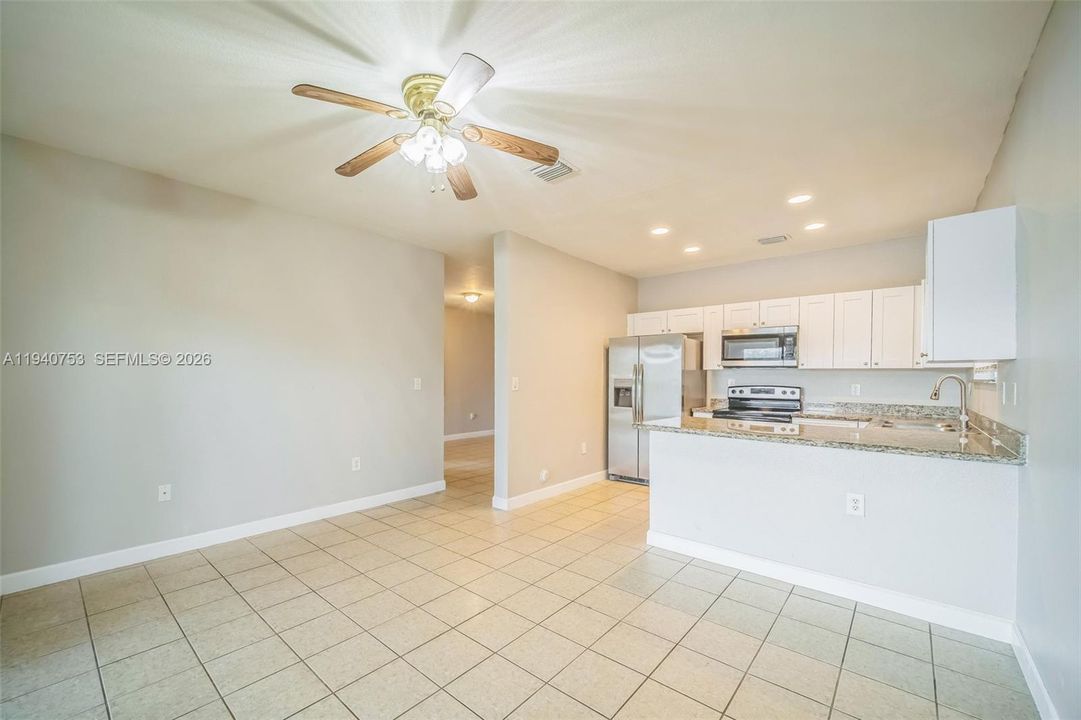 En Venta: $452,000 (5 camas, 3 baños, 2170 Pies cuadrados)