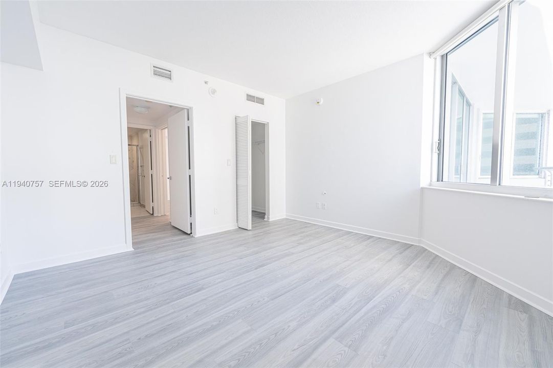 待售: $625,000 (2 贝兹, 2 浴室, 1169 平方英尺)