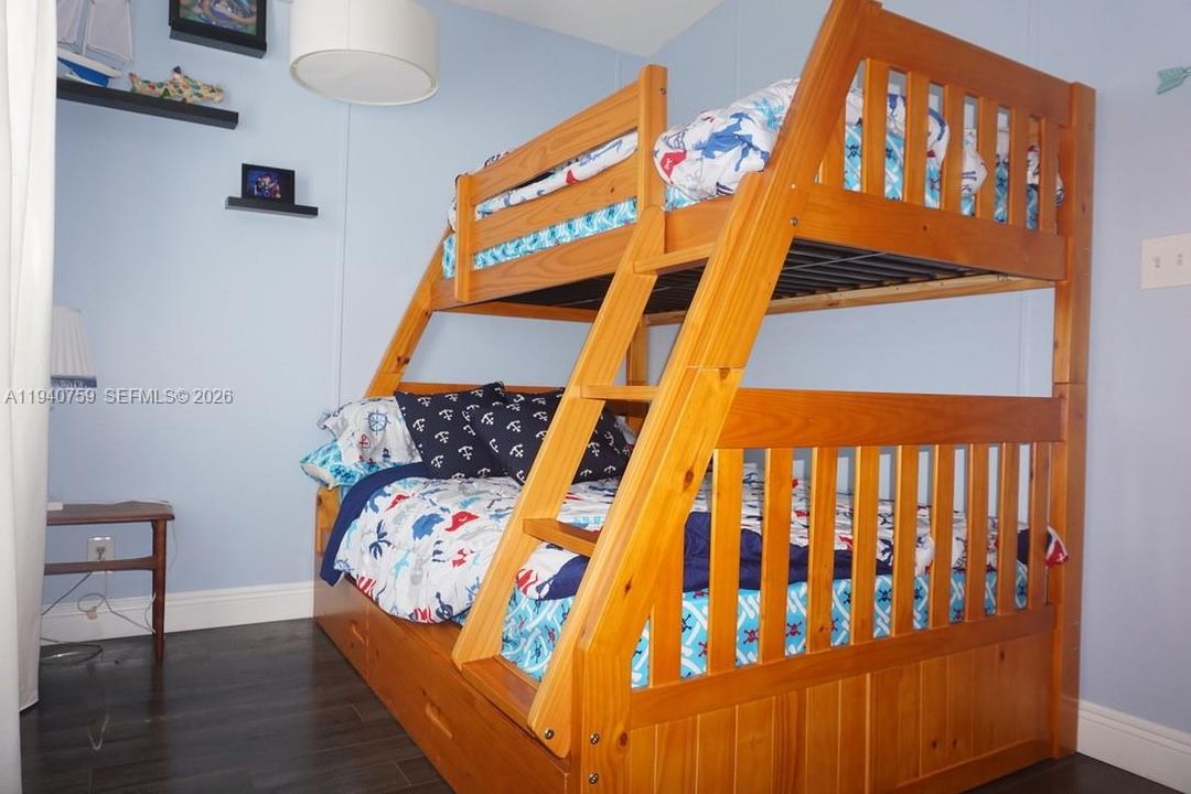 На продажу: $425,000 (3 спален, 2 ванн, 1152 Квадратных фут)