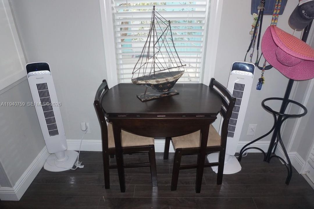 На продажу: $425,000 (3 спален, 2 ванн, 1152 Квадратных фут)