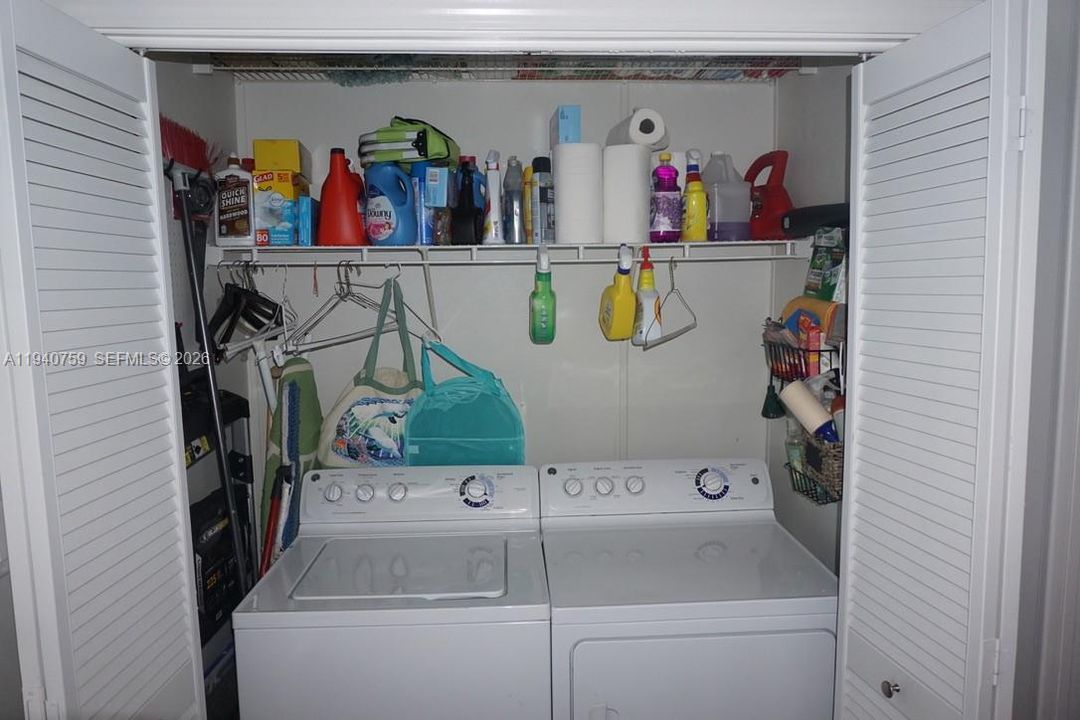 На продажу: $425,000 (3 спален, 2 ванн, 1152 Квадратных фут)