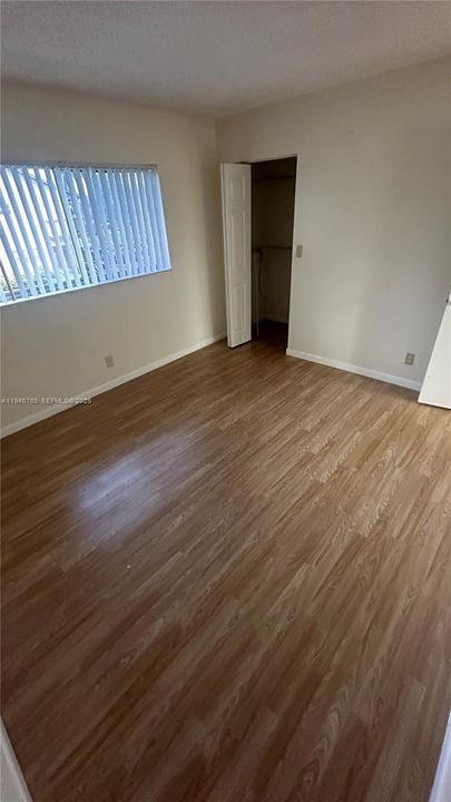 For Rent: $1,700 (2 beds, 1 baths, 850 Square Feet)