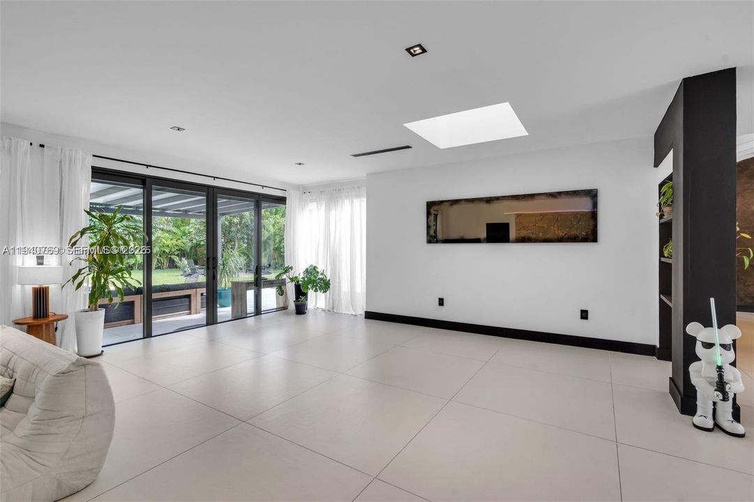 待售: $2,598,000 (4 贝兹, 4 浴室, 2975 平方英尺)