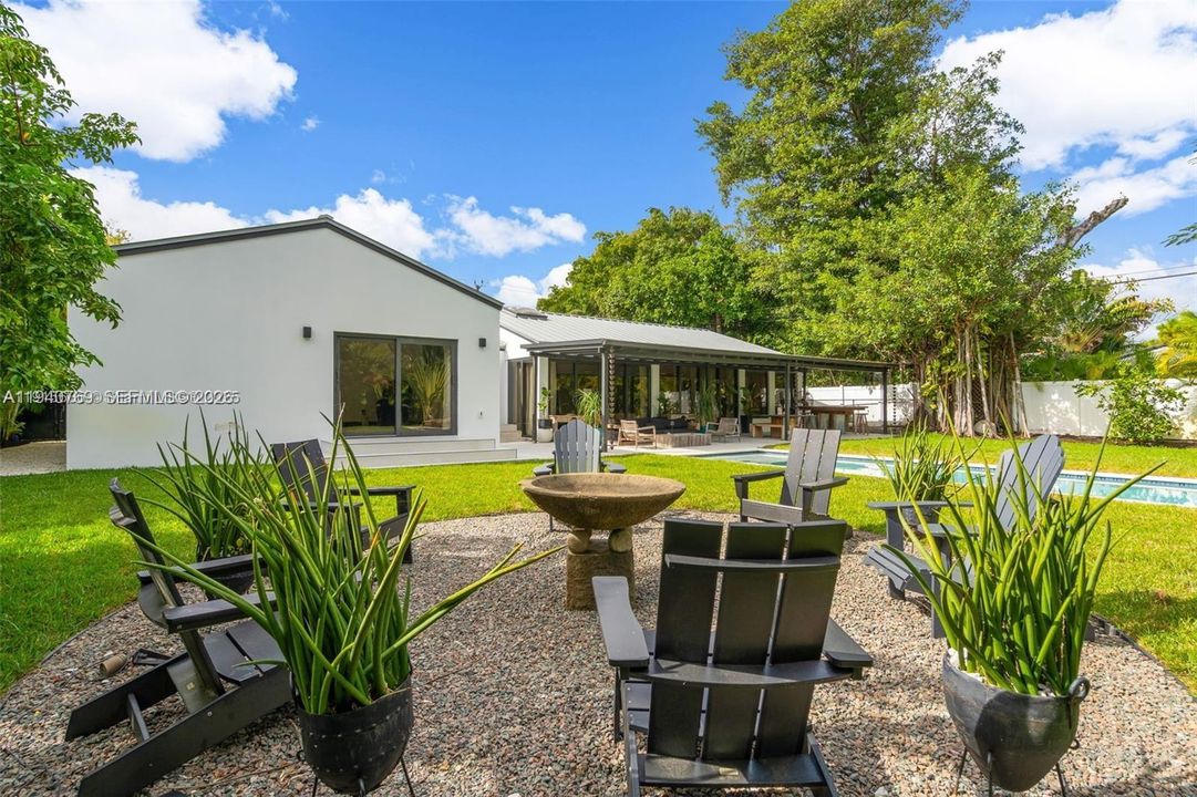 待售: $2,598,000 (4 贝兹, 4 浴室, 2975 平方英尺)