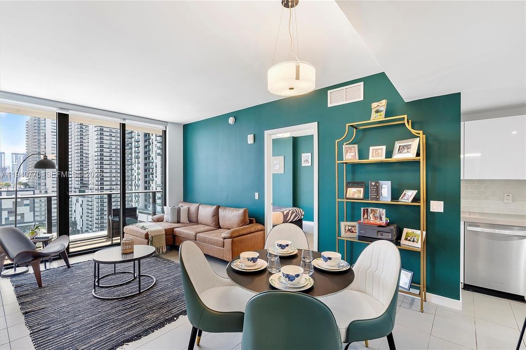 For Rent: $3,650 (2 beds, 2 baths, 882 Square Feet)