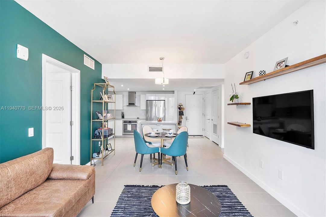 For Rent: $3,650 (2 beds, 2 baths, 882 Square Feet)