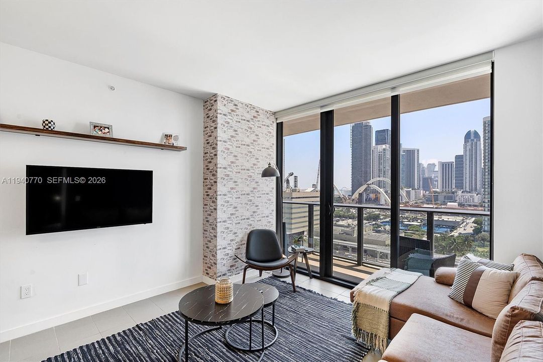 For Rent: $3,650 (2 beds, 2 baths, 882 Square Feet)