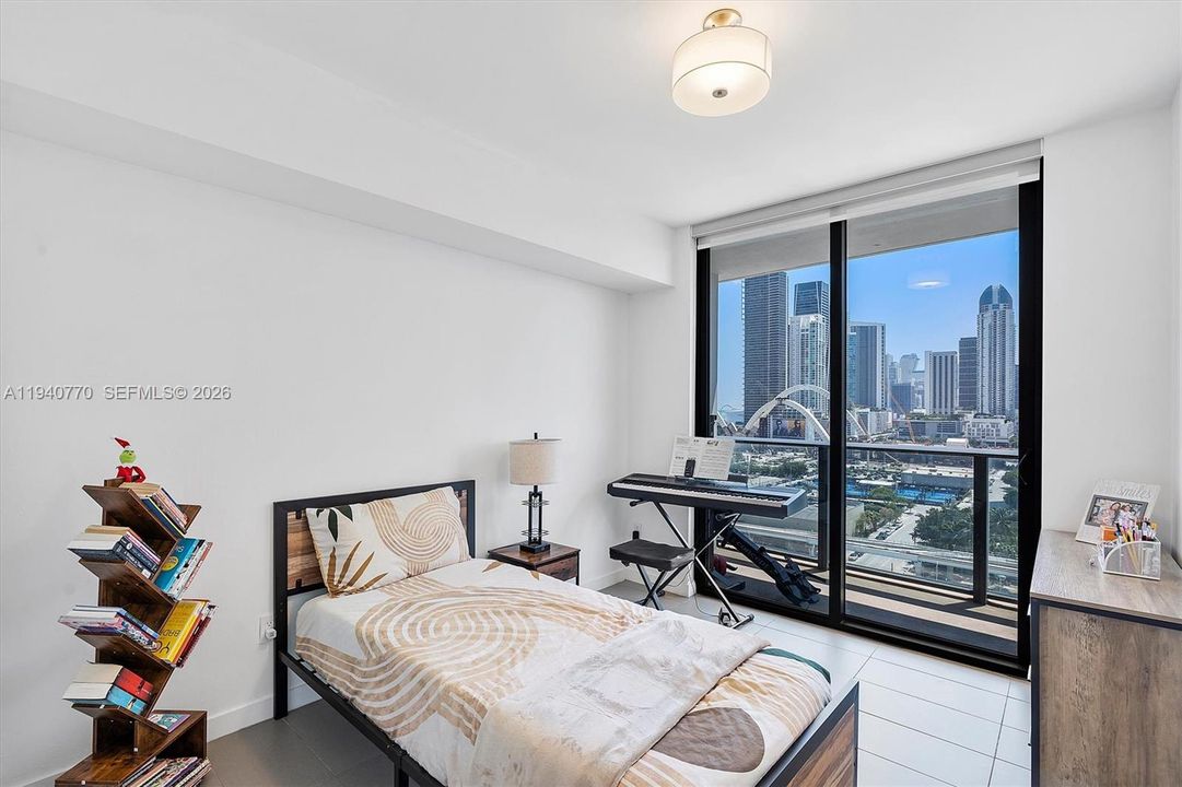 For Rent: $3,650 (2 beds, 2 baths, 882 Square Feet)