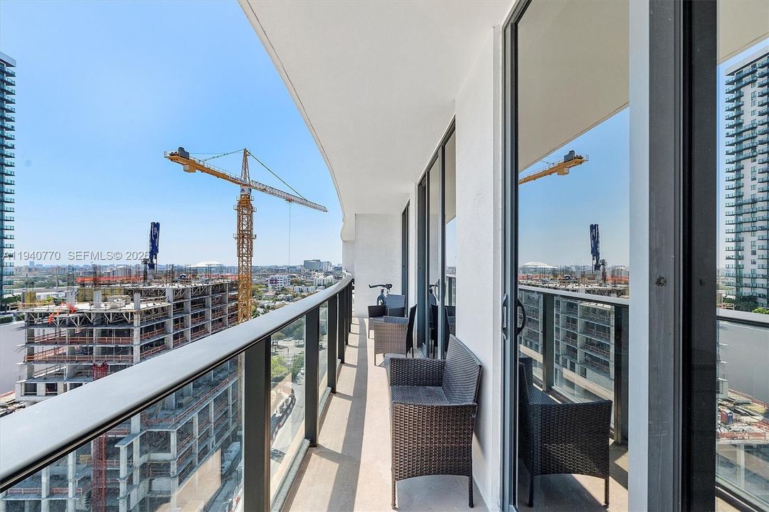 For Rent: $3,650 (2 beds, 2 baths, 882 Square Feet)