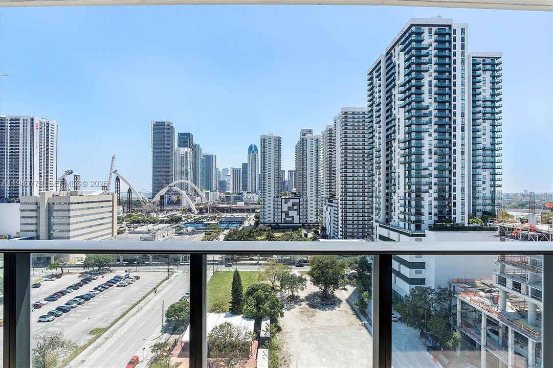 For Rent: $3,650 (2 beds, 2 baths, 882 Square Feet)