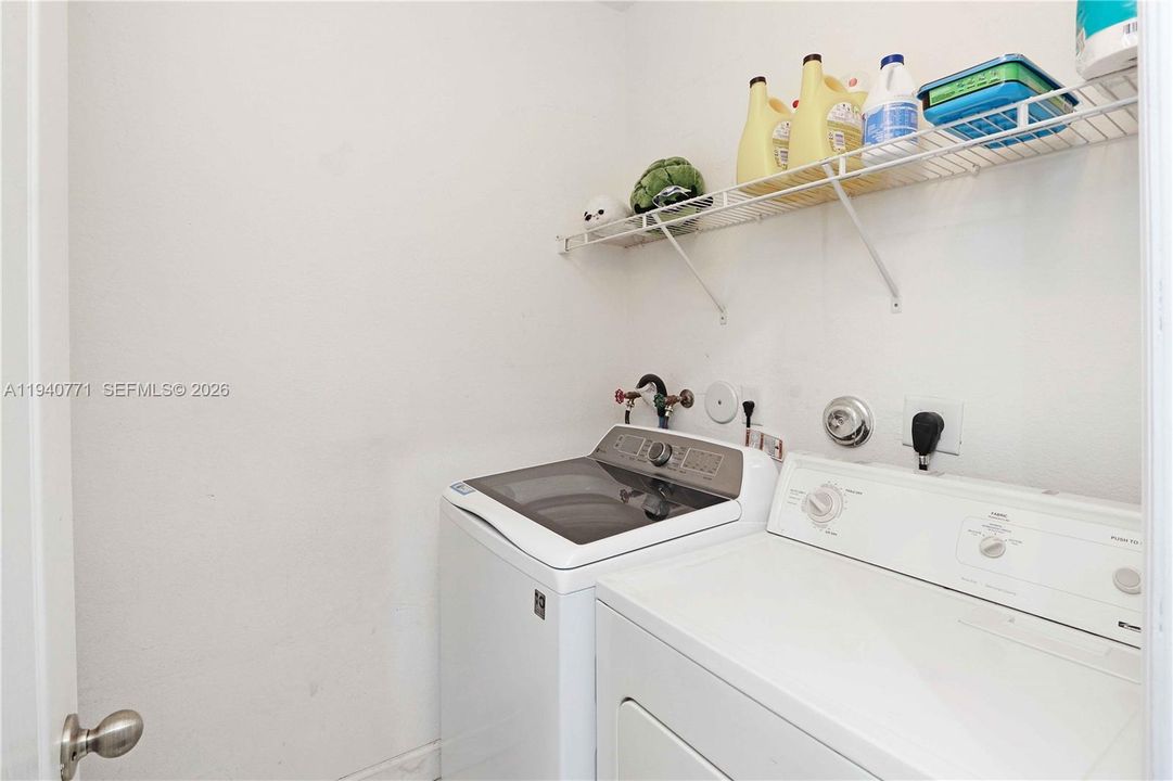 На продажу: $535,000 (3 спален, 3 ванн, 1775 Квадратных фут)