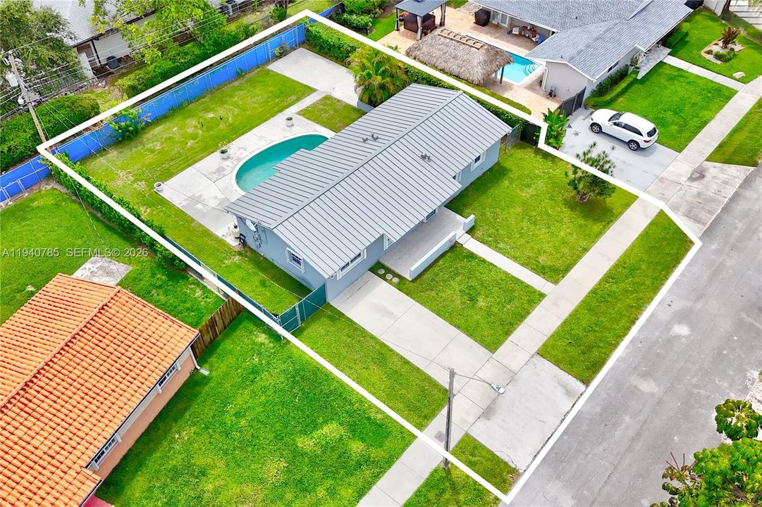 For Rent: $3,800 (3 beds, 2 baths, 1240 Square Feet)