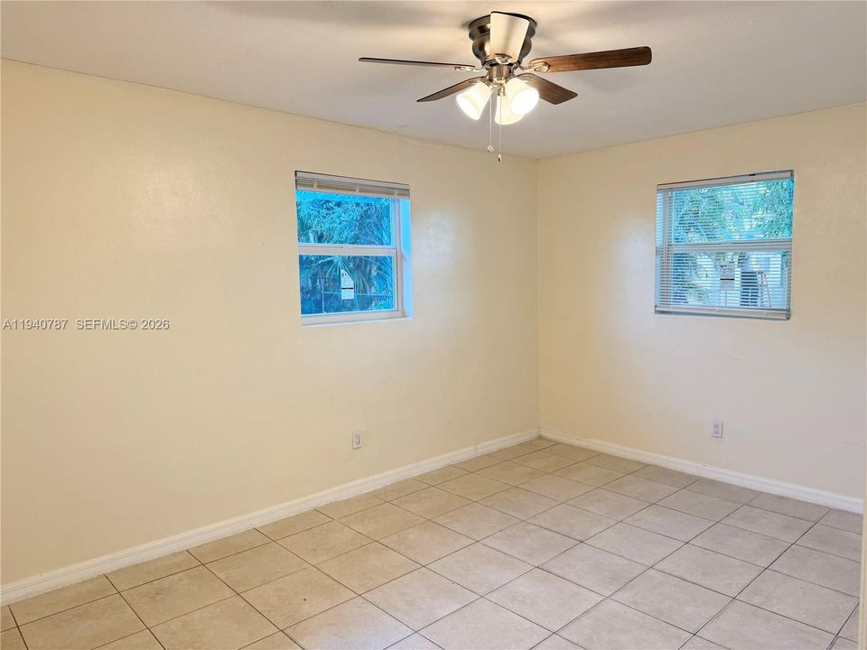 For Rent: $1,950 (2 beds, 1 baths, 1023 Square Feet)