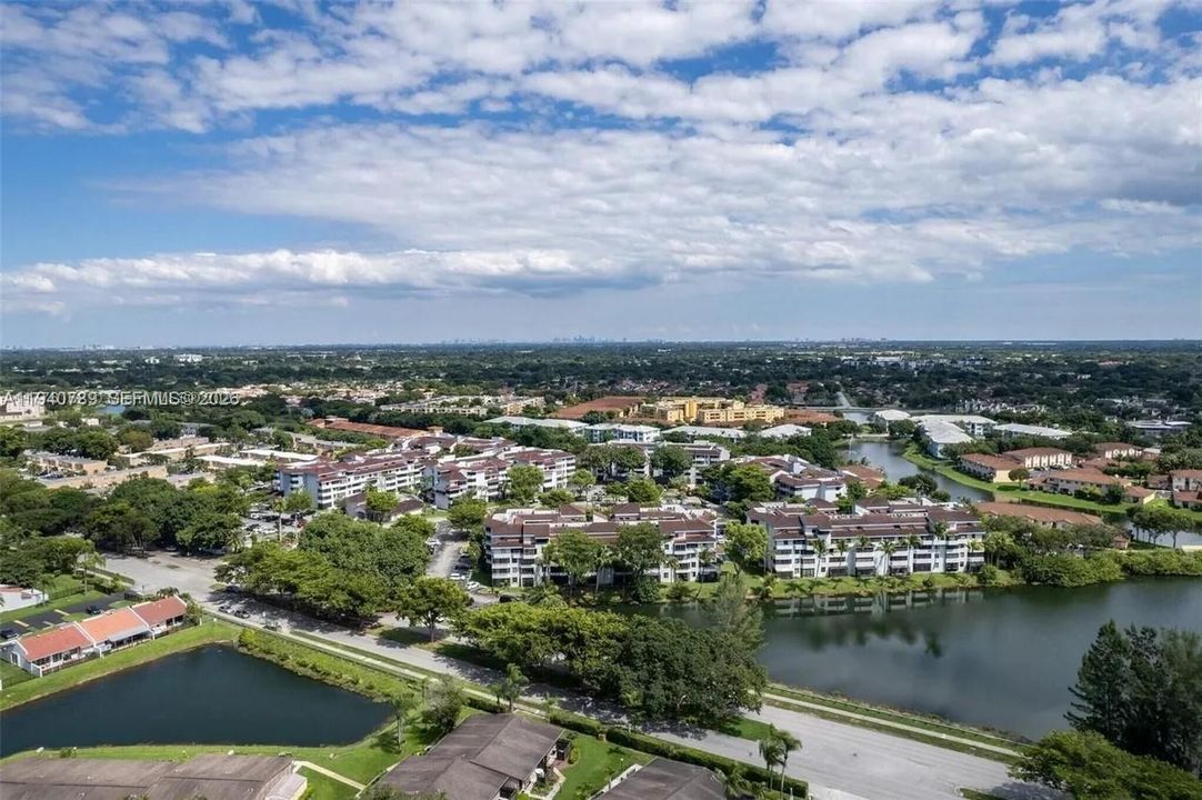 For Rent: $2,200 (2 beds, 2 baths, 1143 Square Feet)