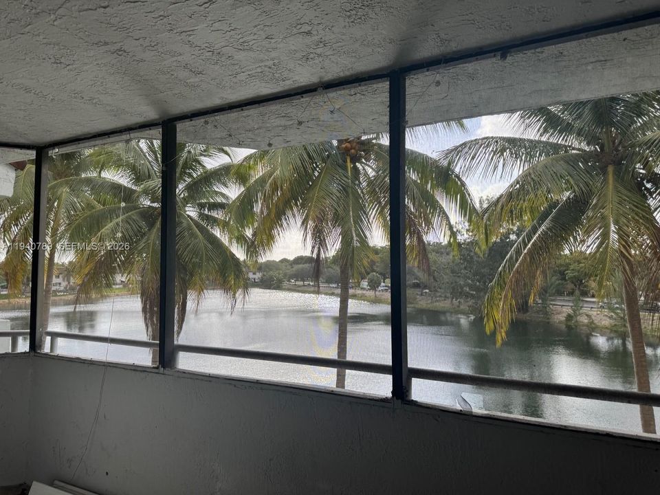 For Rent: $2,200 (2 beds, 2 baths, 1143 Square Feet)