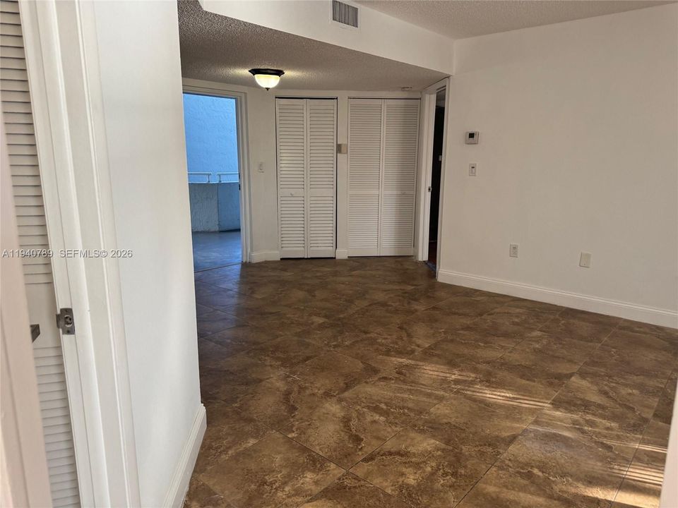 For Rent: $2,200 (2 beds, 2 baths, 1143 Square Feet)