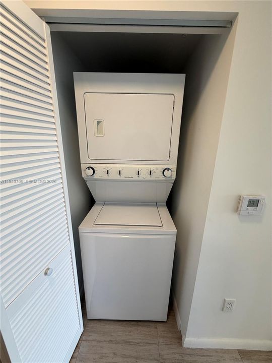 В аренду: $2,600 (1 спален, 1 ванн, 800 Квадратных фут)