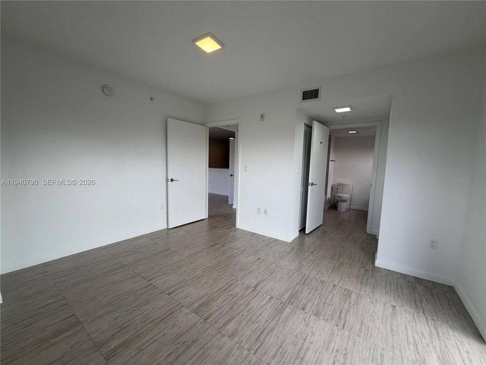 В аренду: $2,600 (1 спален, 1 ванн, 800 Квадратных фут)