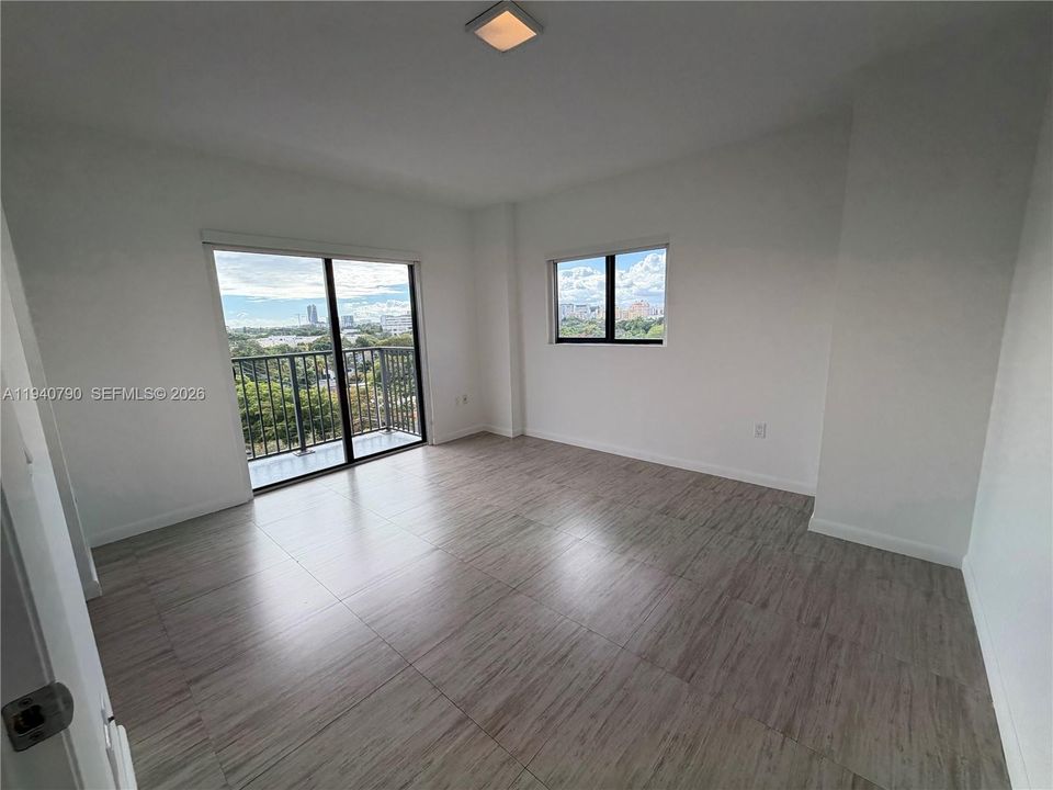 В аренду: $2,600 (1 спален, 1 ванн, 800 Квадратных фут)