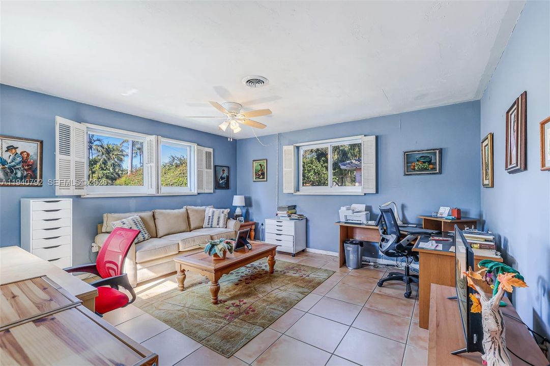 待售: $1,050,000 (3 贝兹, 2 浴室, 2388 平方英尺)